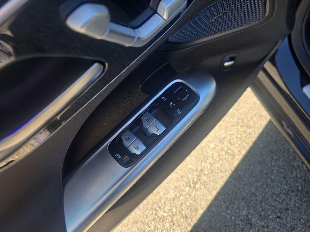 New 2026 Mercedes-Benz C 300 4MATIC Sedan image 11