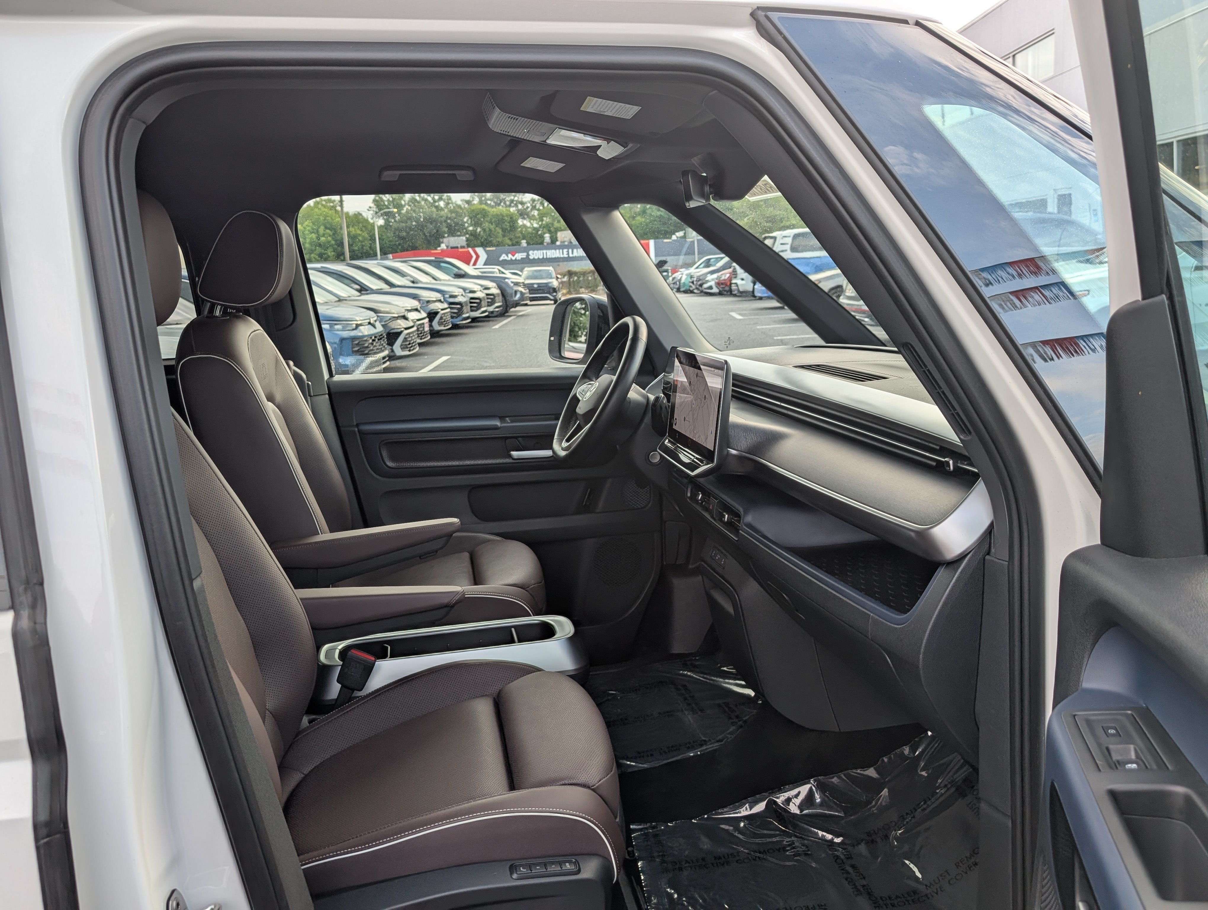 Used 2025 Volkswagen ID. Buzz Pro S Plus RWD image 10