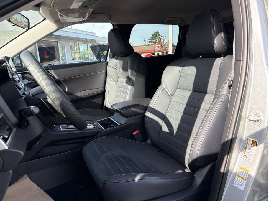 Used 2025 Mitsubishi Outlander Ralliart AWD/4WD image 18