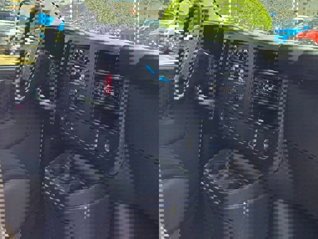 Used 2024 GMC Savana 2500 w/ Driver Convenience Package image 8