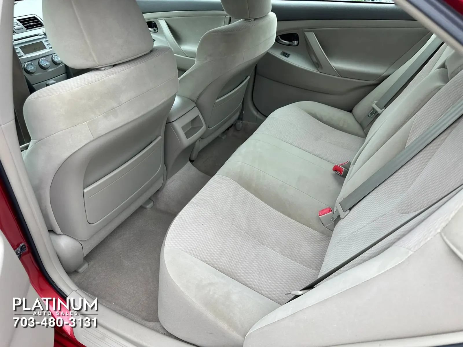 Used 2011 Toyota Camry LE FWD image 4