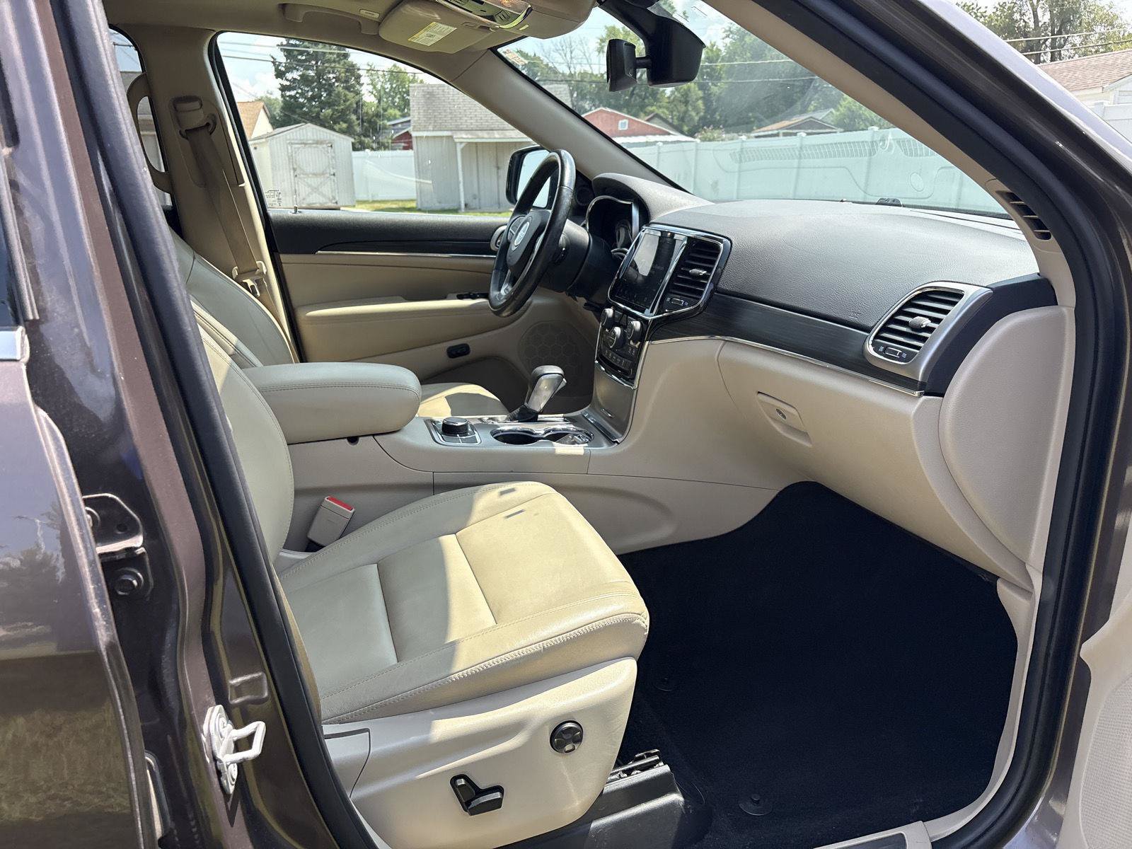 Used 2021 Jeep Grand Cherokee Limited AWD/4WD image 14