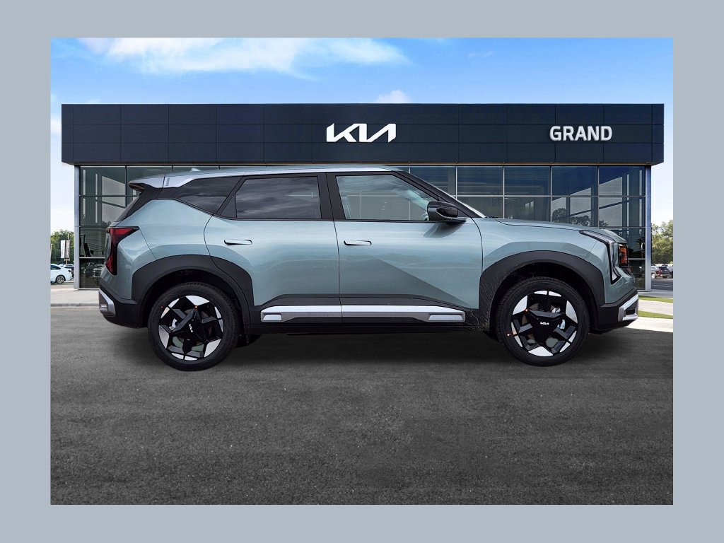 New 2027 Kia Seltos S