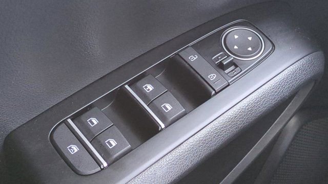 Used 2025 Kia Soul LX FWD image 18