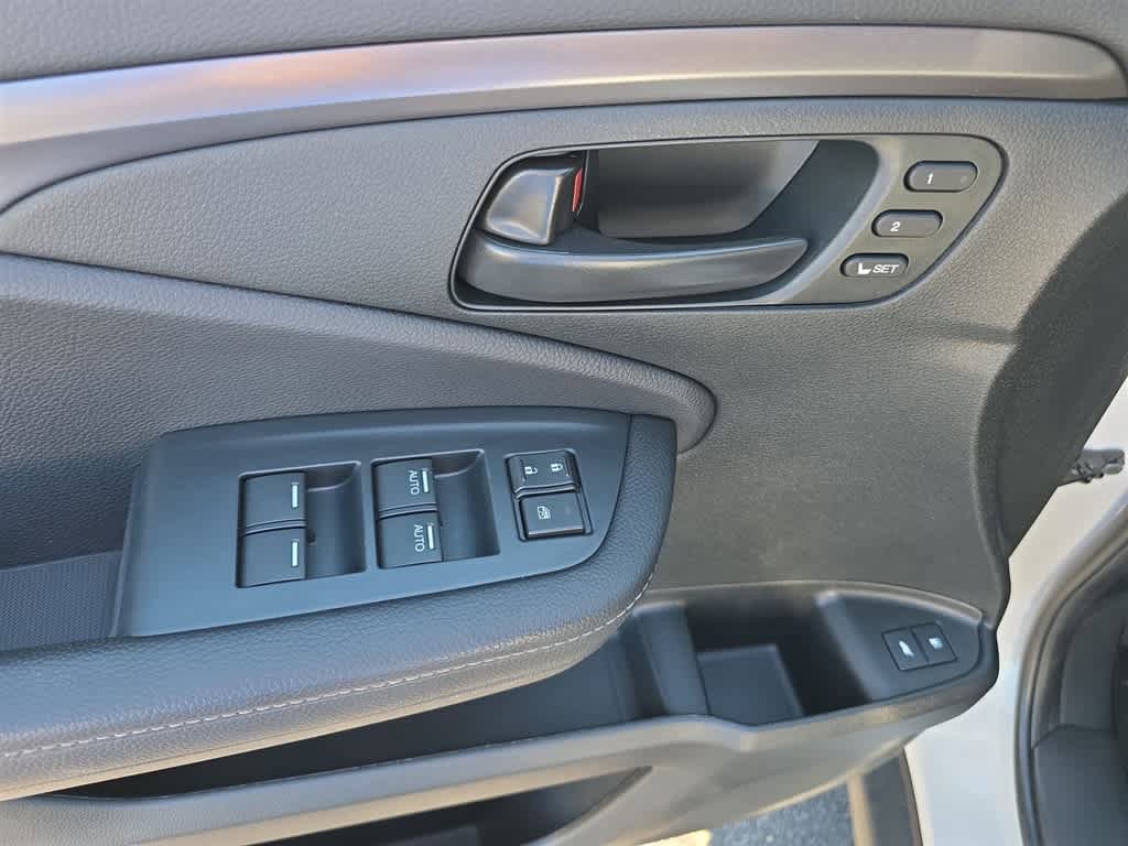 Certified 2023 Honda Passport EX-L image 17