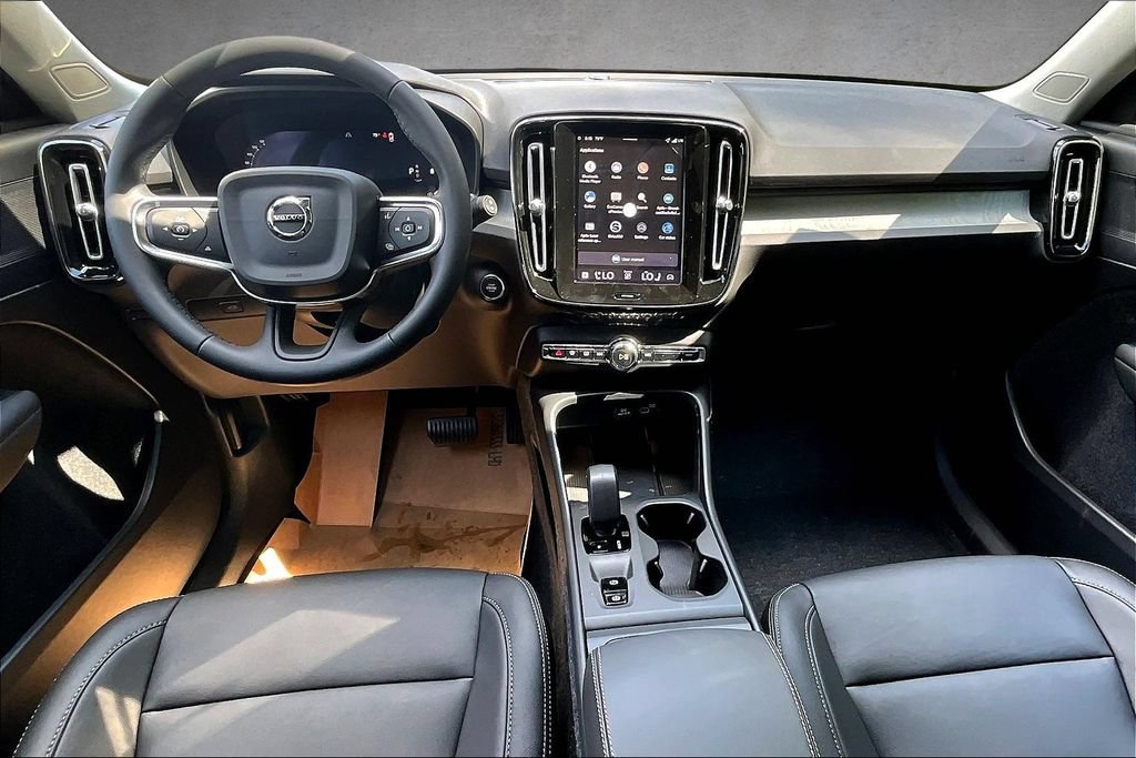New 2026 Volvo XC40 B5 Core w/ Protection Package Premier AWD/4WD image 5
