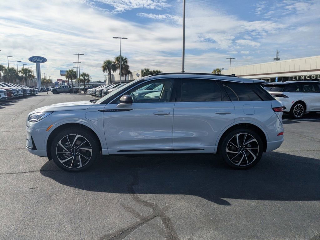 New 2025 Lincoln Corsair Grand Touring image 7