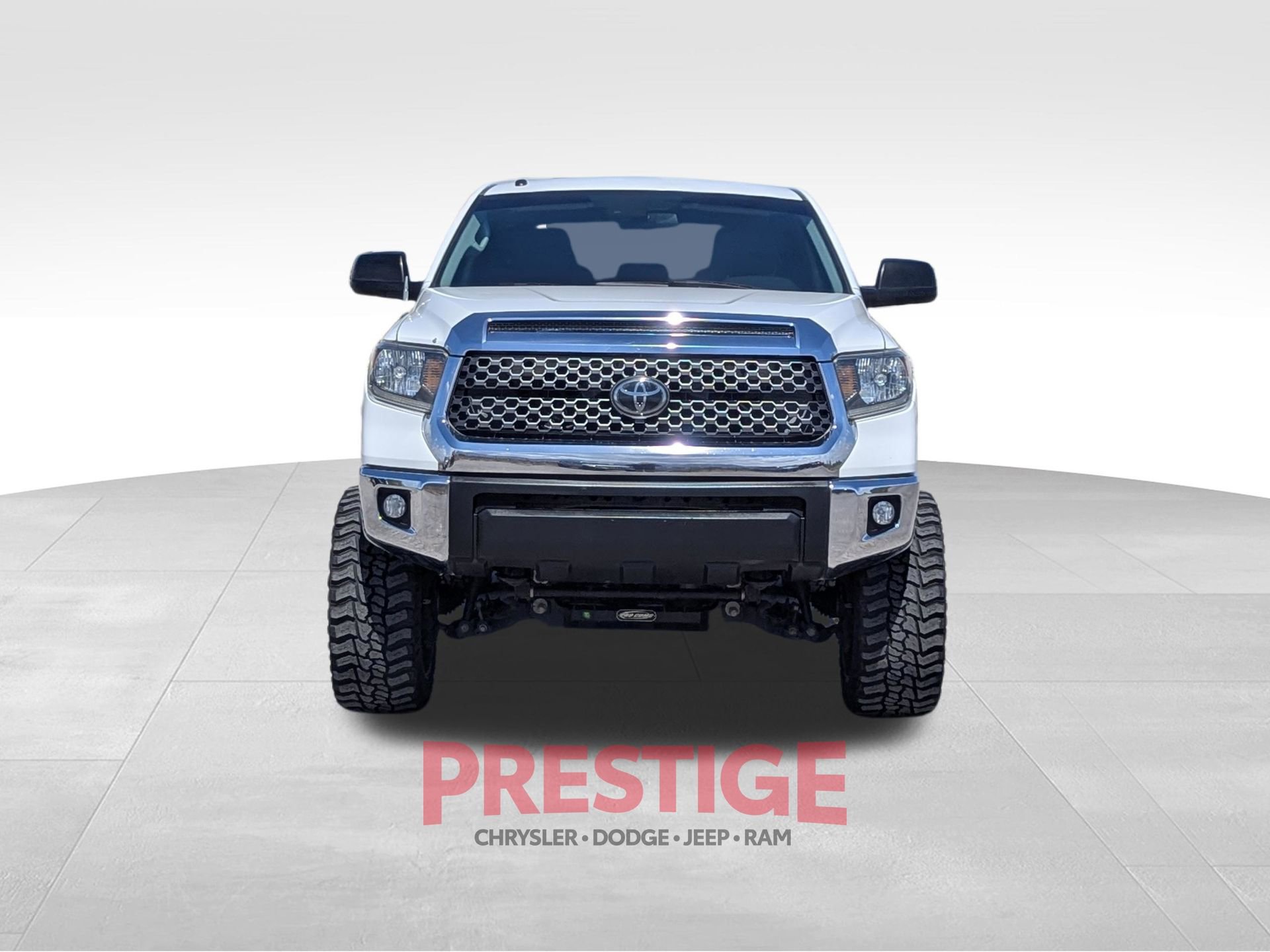 Used 2018 Toyota Tundra SR5 AWD/4WD image 3
