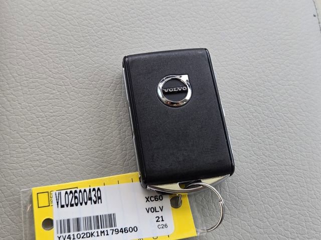 Used 2021 Volvo XC60 T5 Momentum image 22