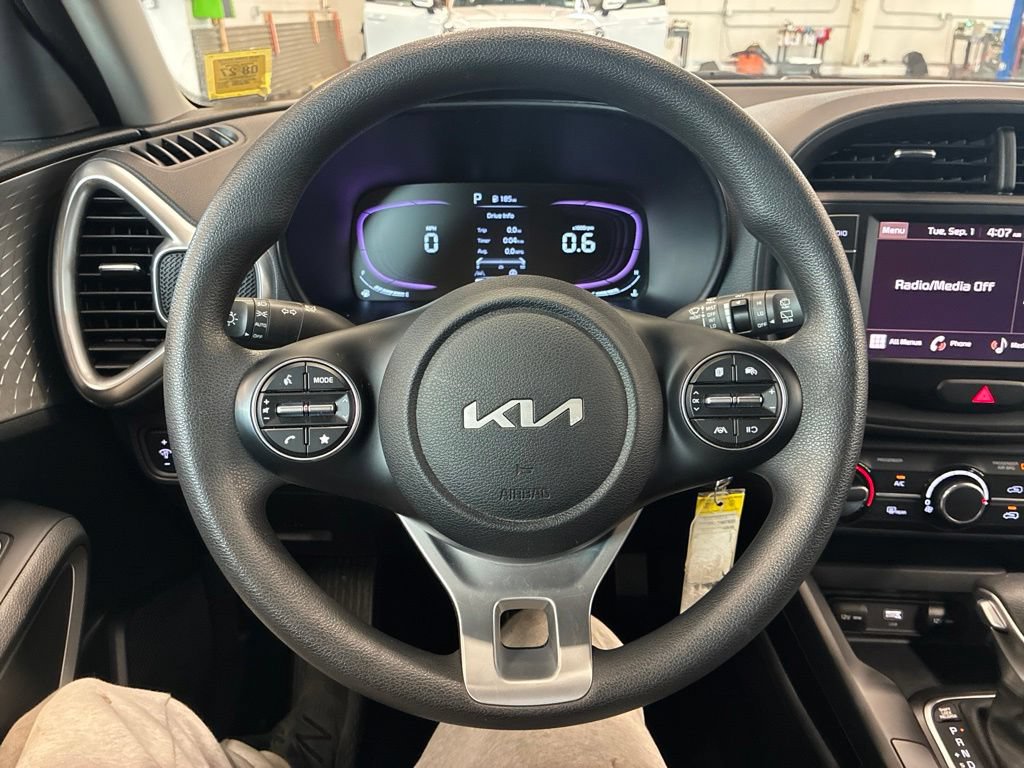 Certified 2023 Kia Soul LX w/ Option Group 015 FWD image 21