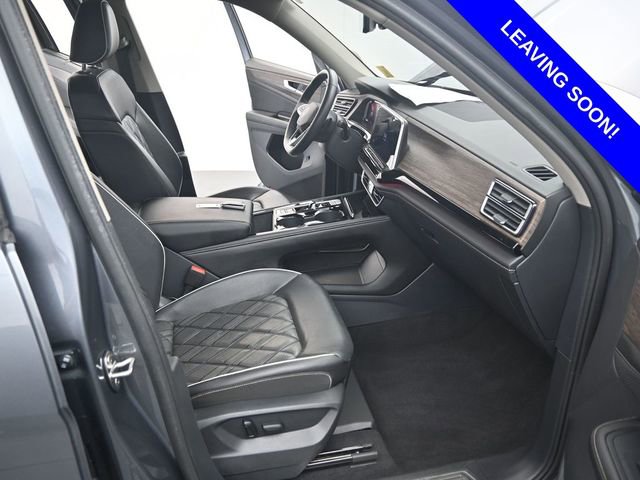 Used 2024 Volkswagen Atlas SEL Premium R-Line AWD/4WD image 16