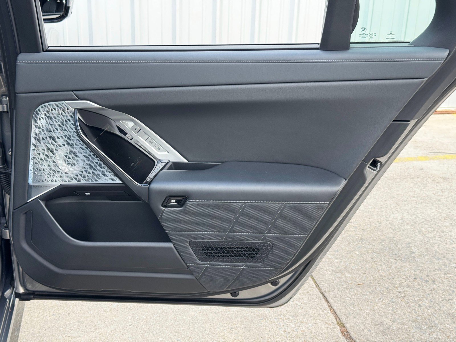 Used 2023 BMW i7 xDrive60 image 52