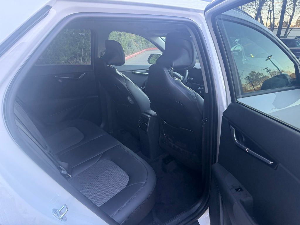 Certified 2025 Kia Niro EX image 12