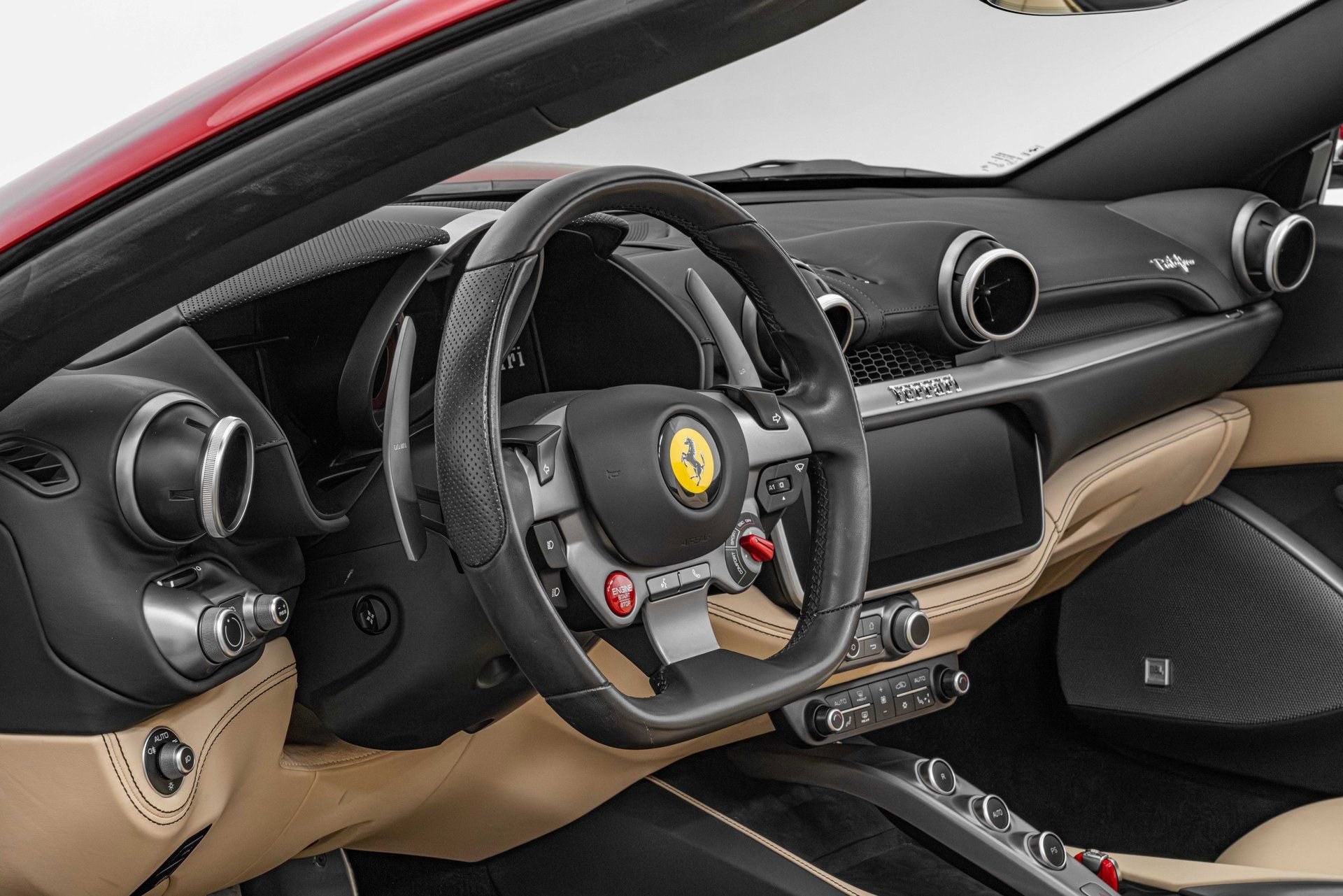 Certified 2020 Ferrari Portofino RWD image 4