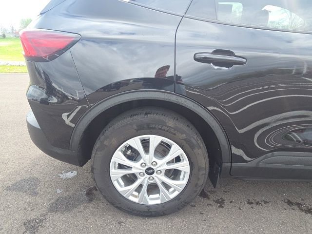 Certified 2023 Ford Escape Active w/ Cold Weather Package FWD image 7