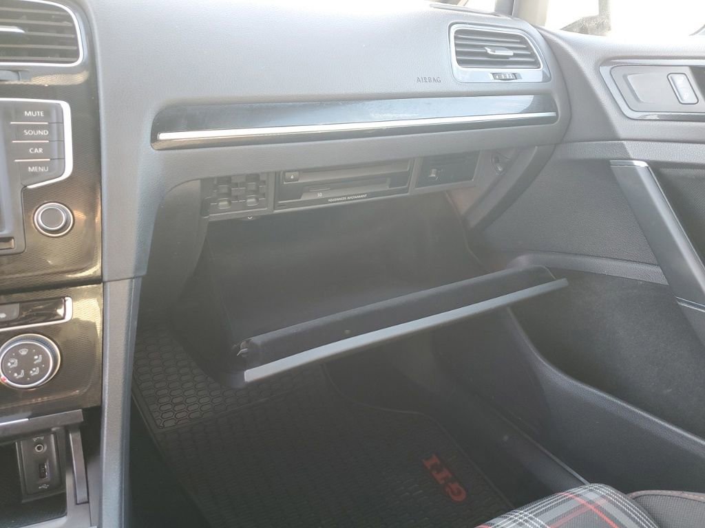 Used 2016 Volkswagen GTI S image 25