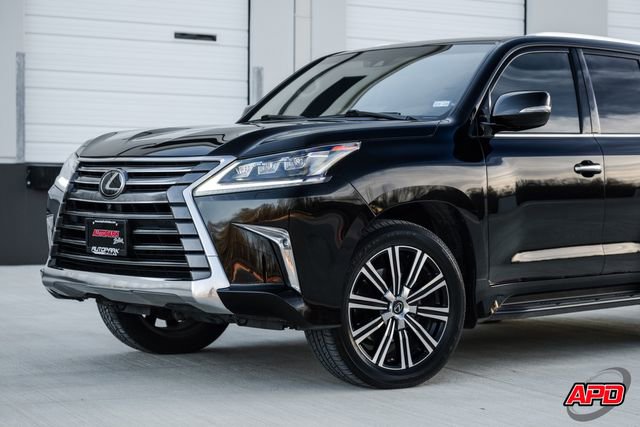 Used 2021 Lexus LX 570 4WD w/ Luxury Package image 34
