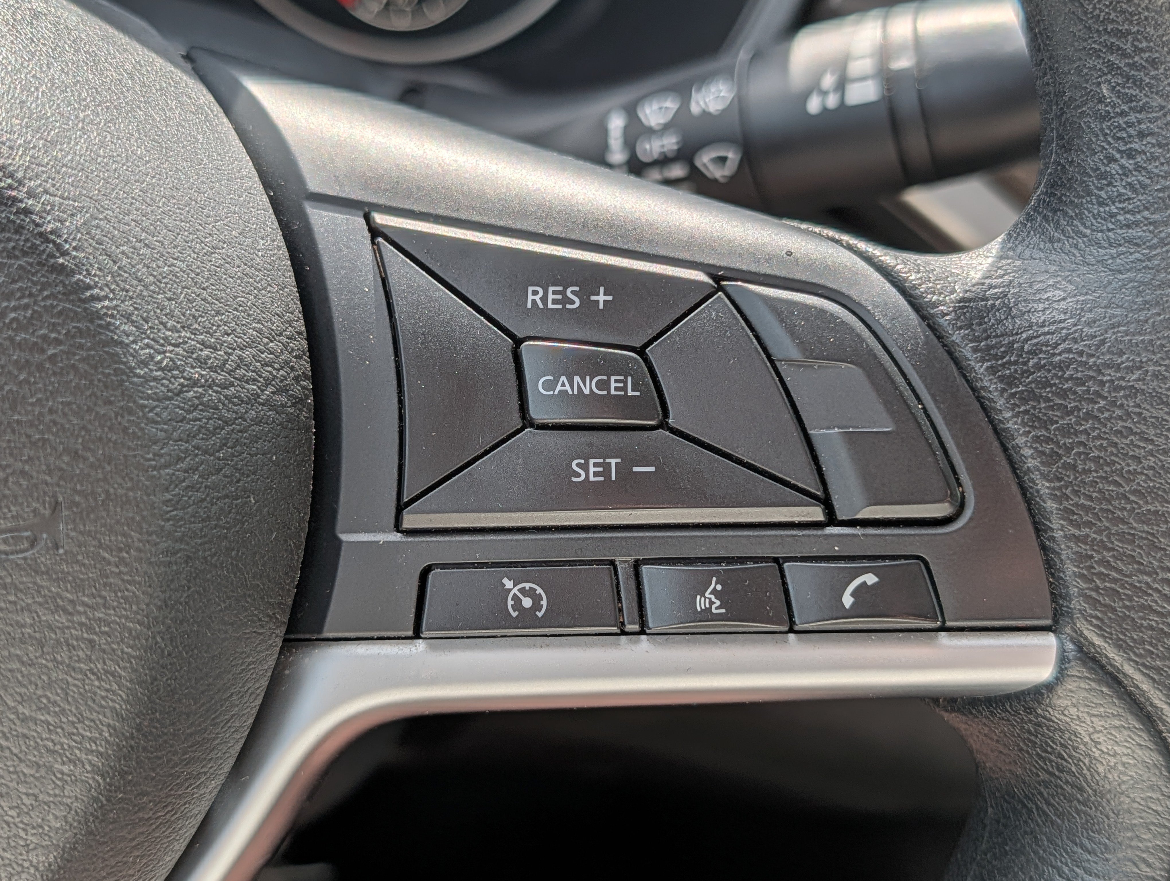 Used 2024 Nissan Altima 2.5 SV FWD image 33