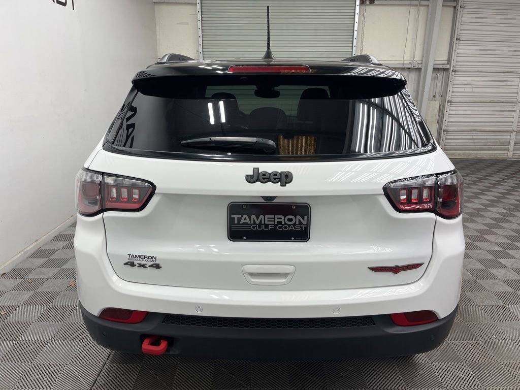 Used 2025 Jeep Compass Trailhawk AWD/4WD image 9