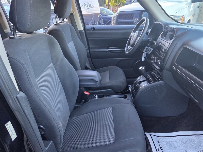 Used 2015 Jeep Patriot Sport w/ Power Value Group AWD/4WD image 18
