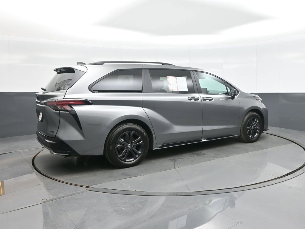 Certified 2026 Toyota Sienna XSE image 9