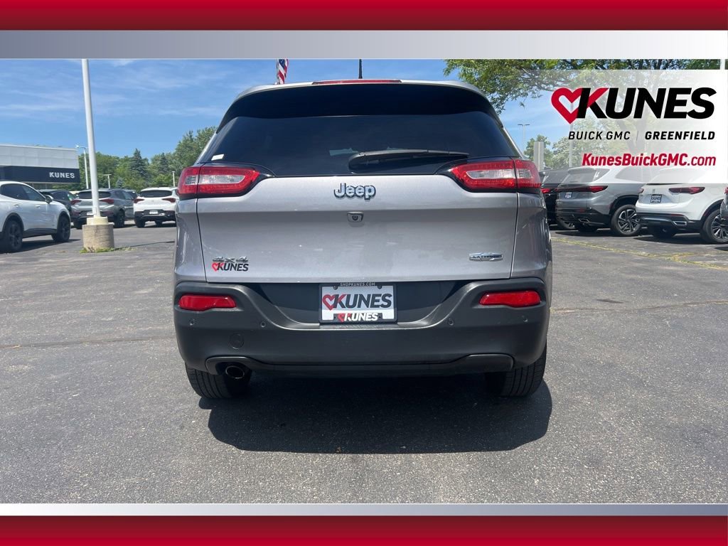 Used 2018 Jeep Cherokee Latitude w/ Safety Group AWD/4WD image 7