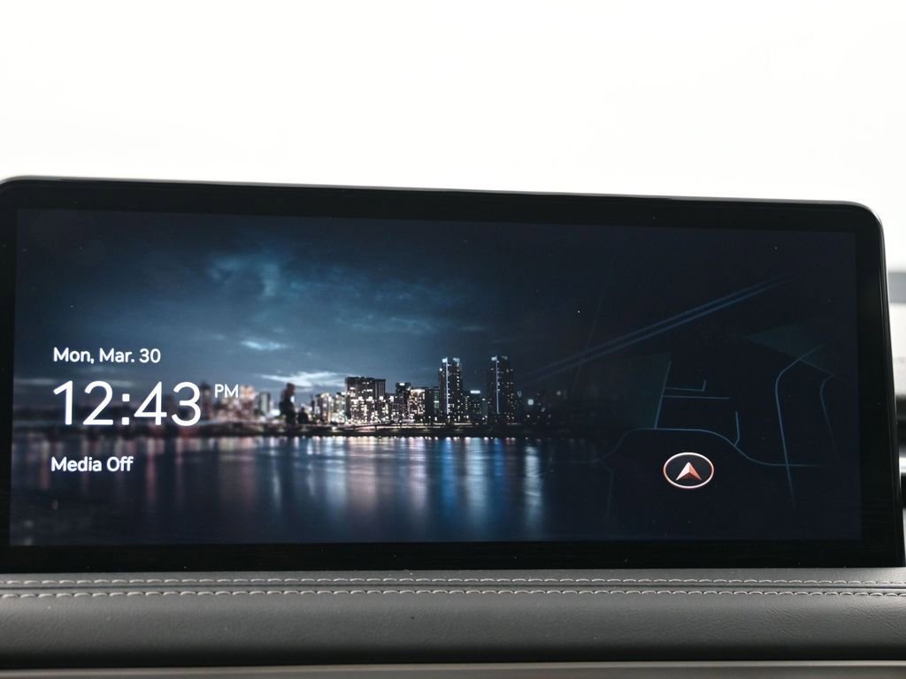 Used 2025 Genesis G70 2.5T image 27