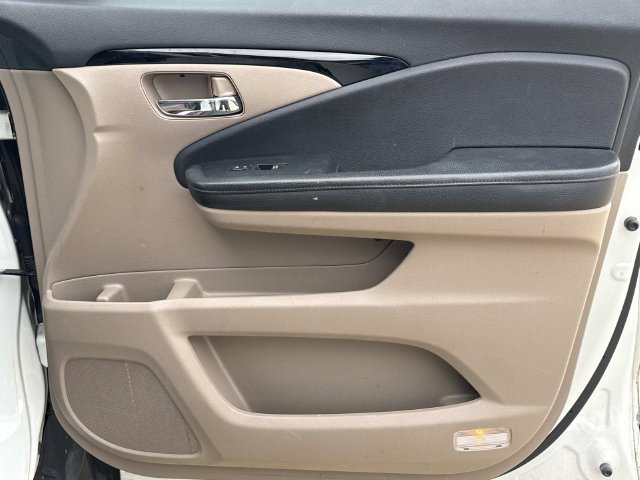 Used 2022 Honda Pilot Touring image 16