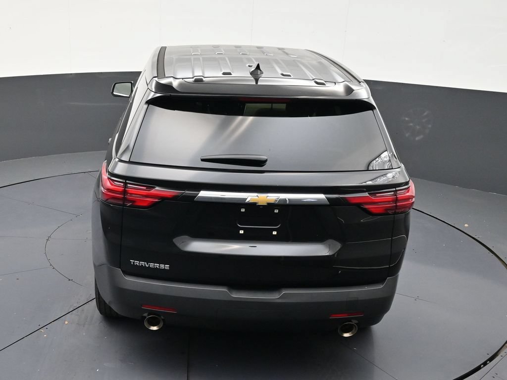 Used 2023 Chevrolet Traverse LS FWD image 16