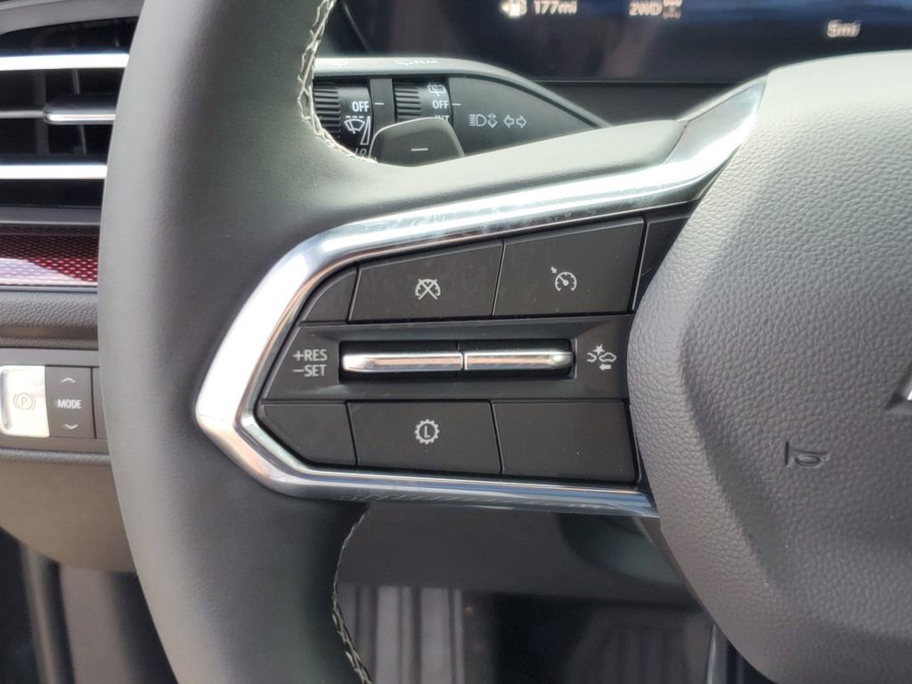 New 2026 Chevrolet Traverse Z71 w/ Driver Confidence Package image 24