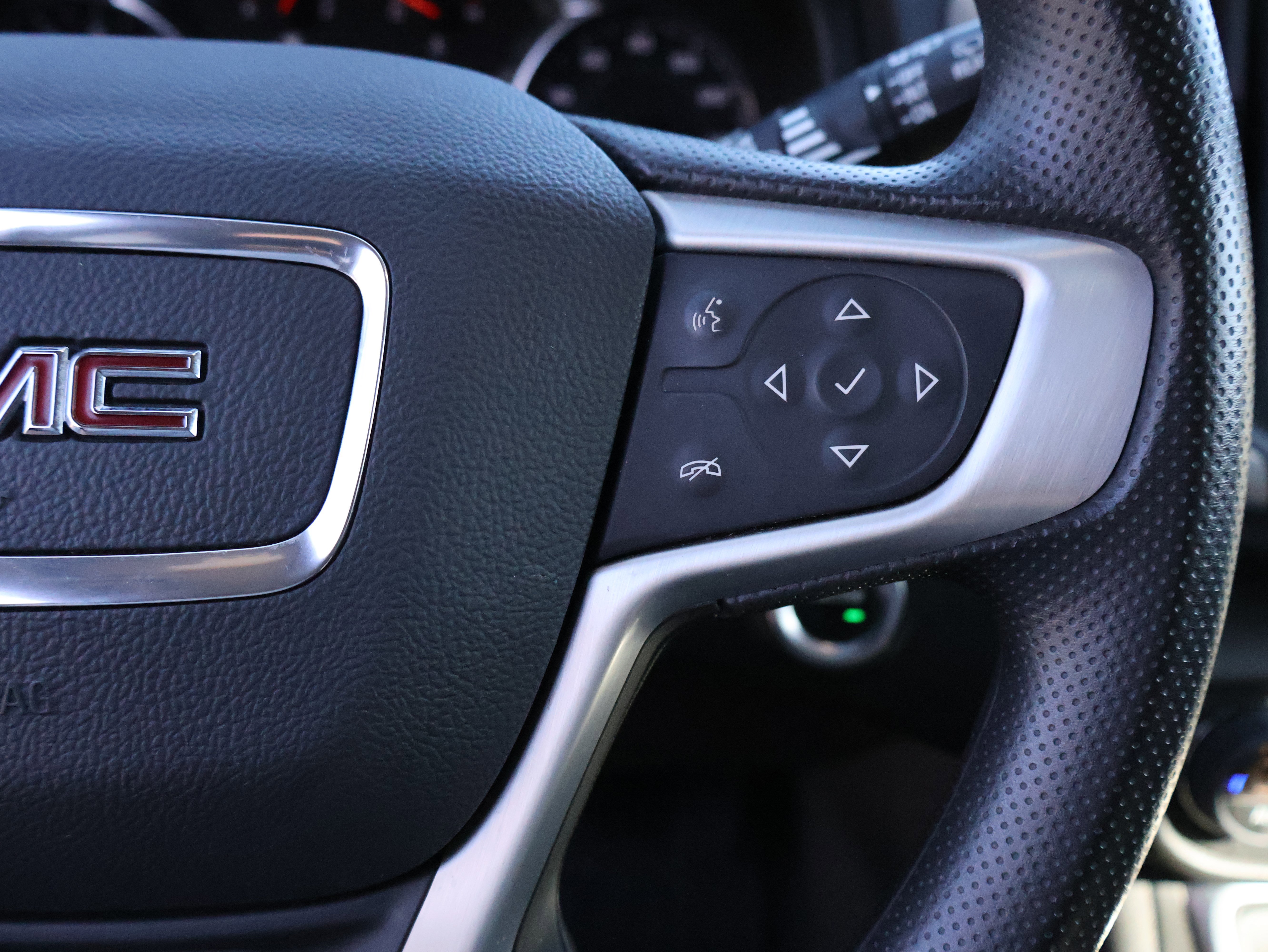 Used 2022 GMC Terrain SLE w/ Driver Convenience Package AWD/4WD image 32