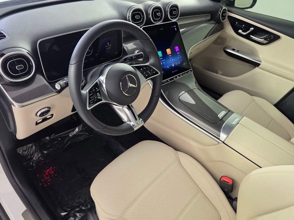 Certified 2025 Mercedes-Benz GLC 300 image 11