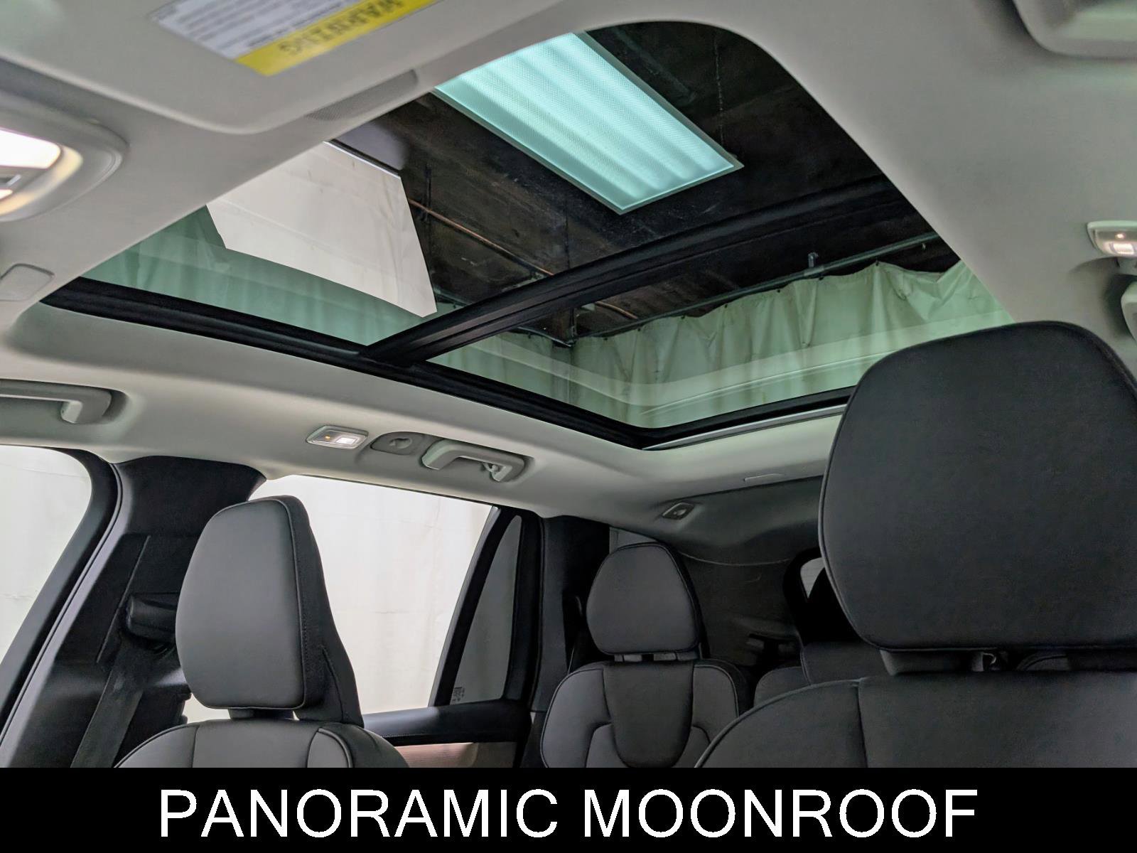 Used 2025 Volvo XC90 B5 Core w/ Protection Package Premier image 17