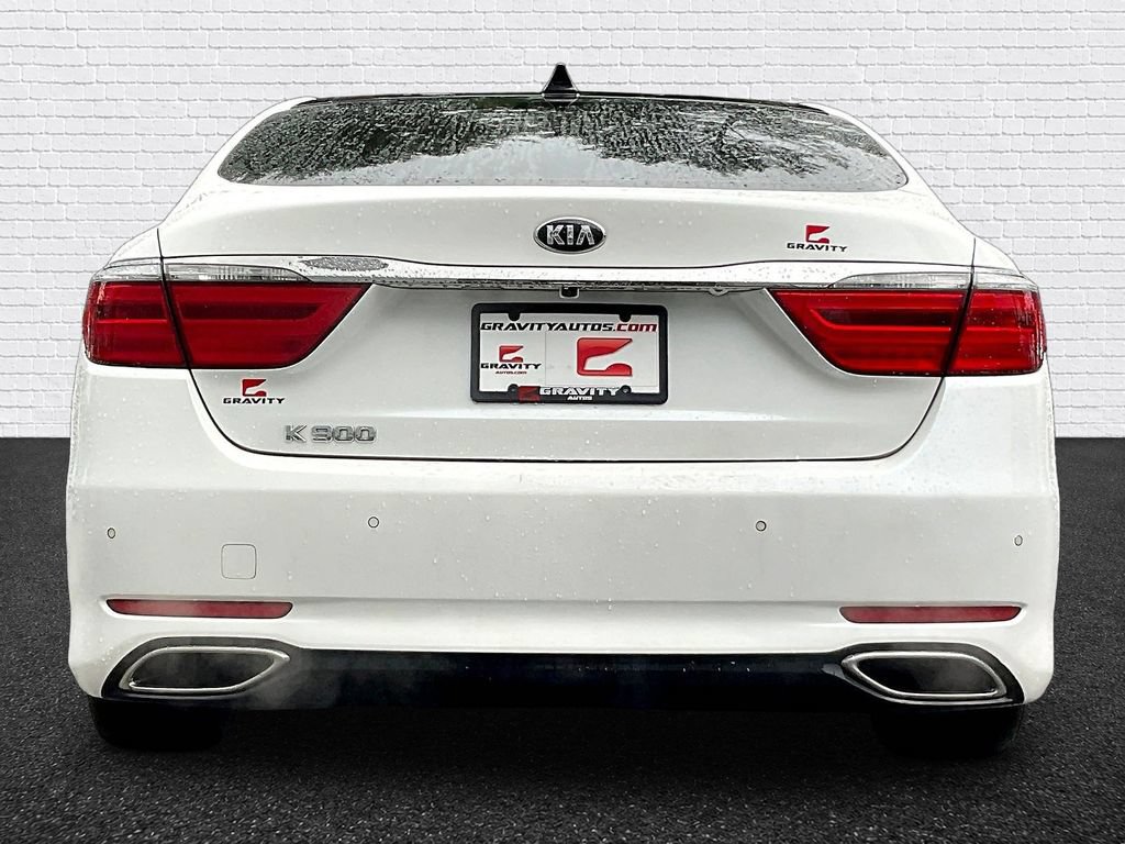 Used 2017 Kia K900 Luxury w/ VIP Package RWD image 4