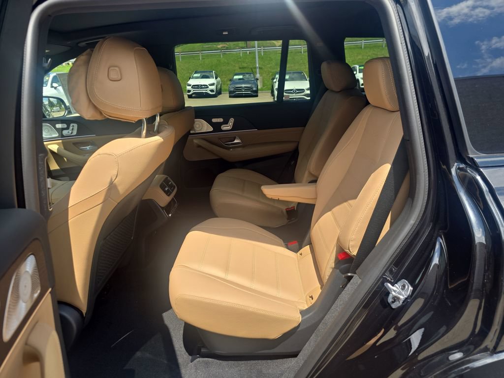 New 2026 Mercedes-Benz GLS 450 4MATIC image 25