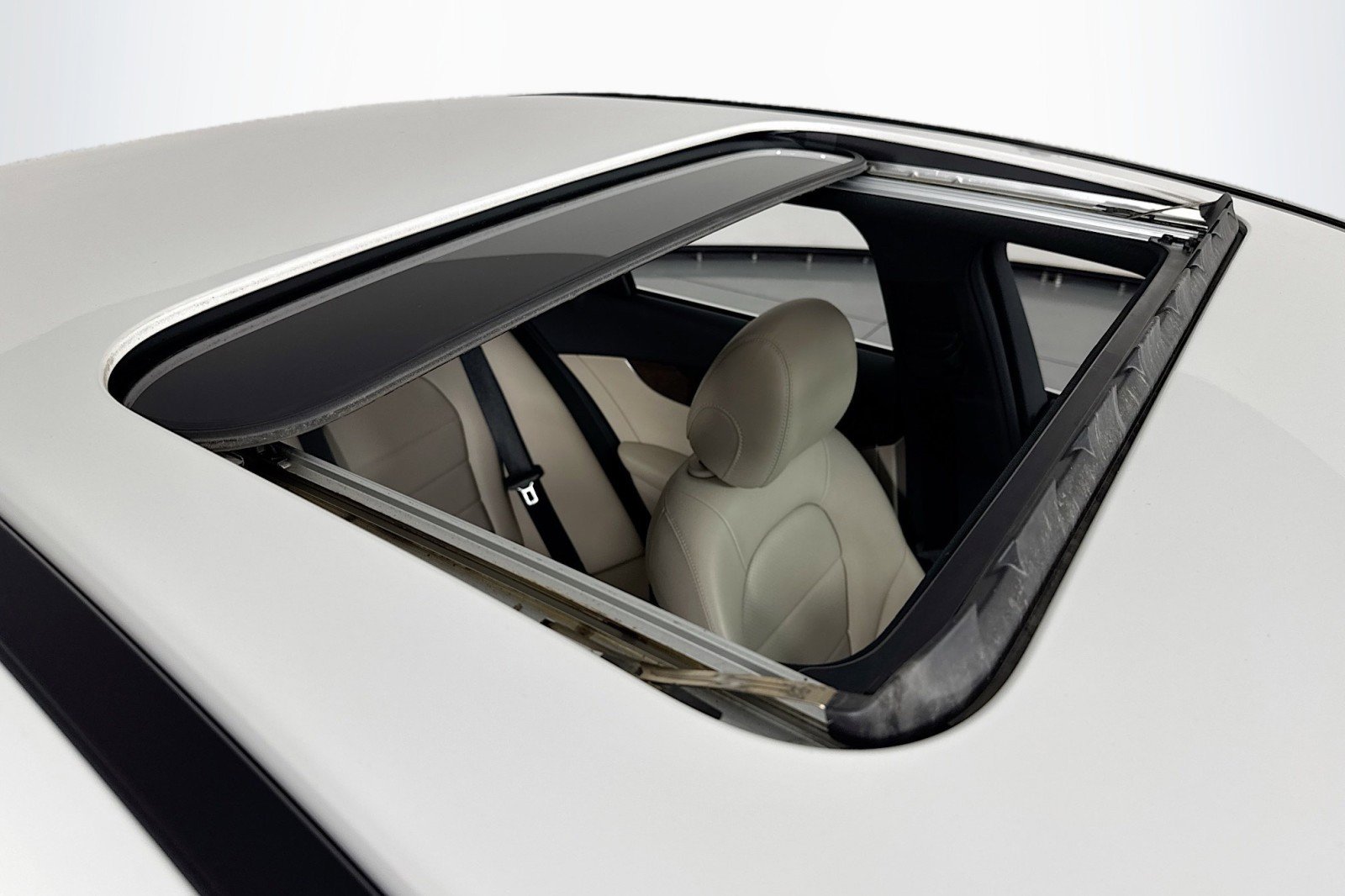 Used 2018 Mercedes-Benz C 300 Sedan image 21