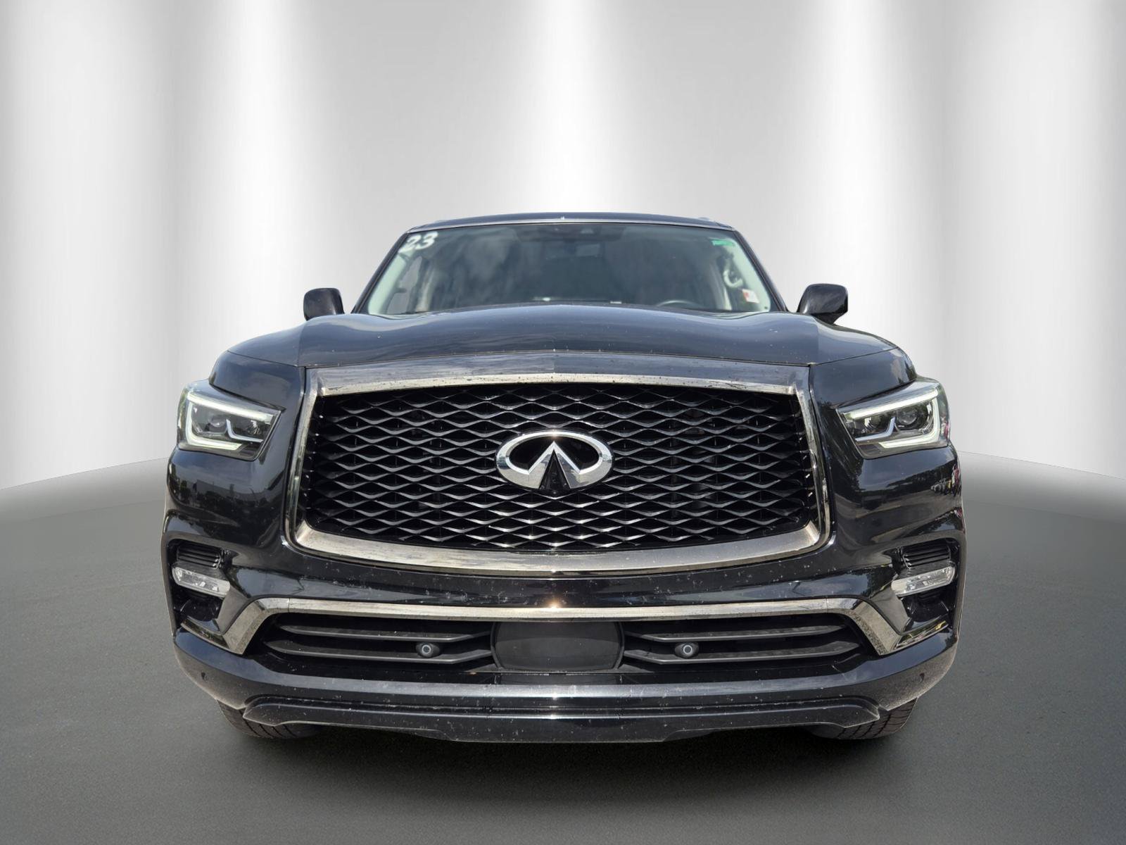 Used 2023 INFINITI QX80 Premium Select w/ All-Season Package AWD/4WD image 2