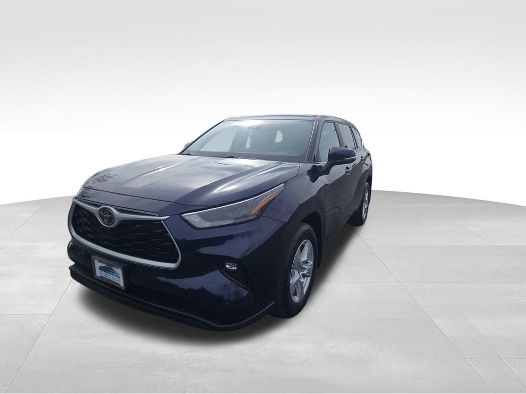 Used 2024 Toyota Highlander LE image 15