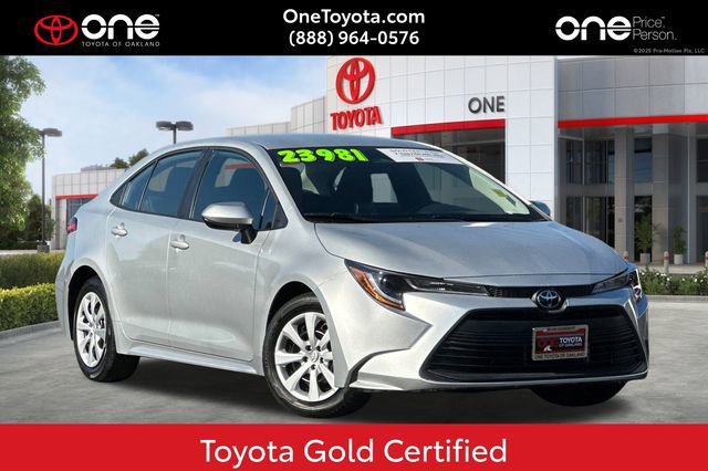 Certified 2025 Toyota Corolla LE image 1