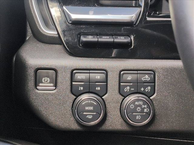 Used 2022 Chevrolet Silverado 1500 LTZ w/ LTZ Premium Package AWD/4WD image 17