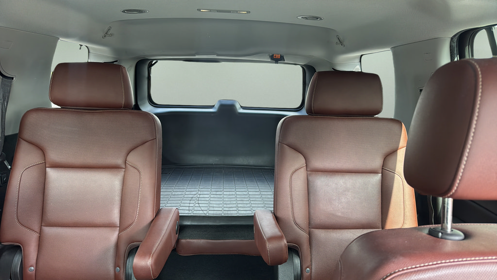 Used 2019 Chevrolet Tahoe Premier w/ Premier Plus Edition RWD image 16