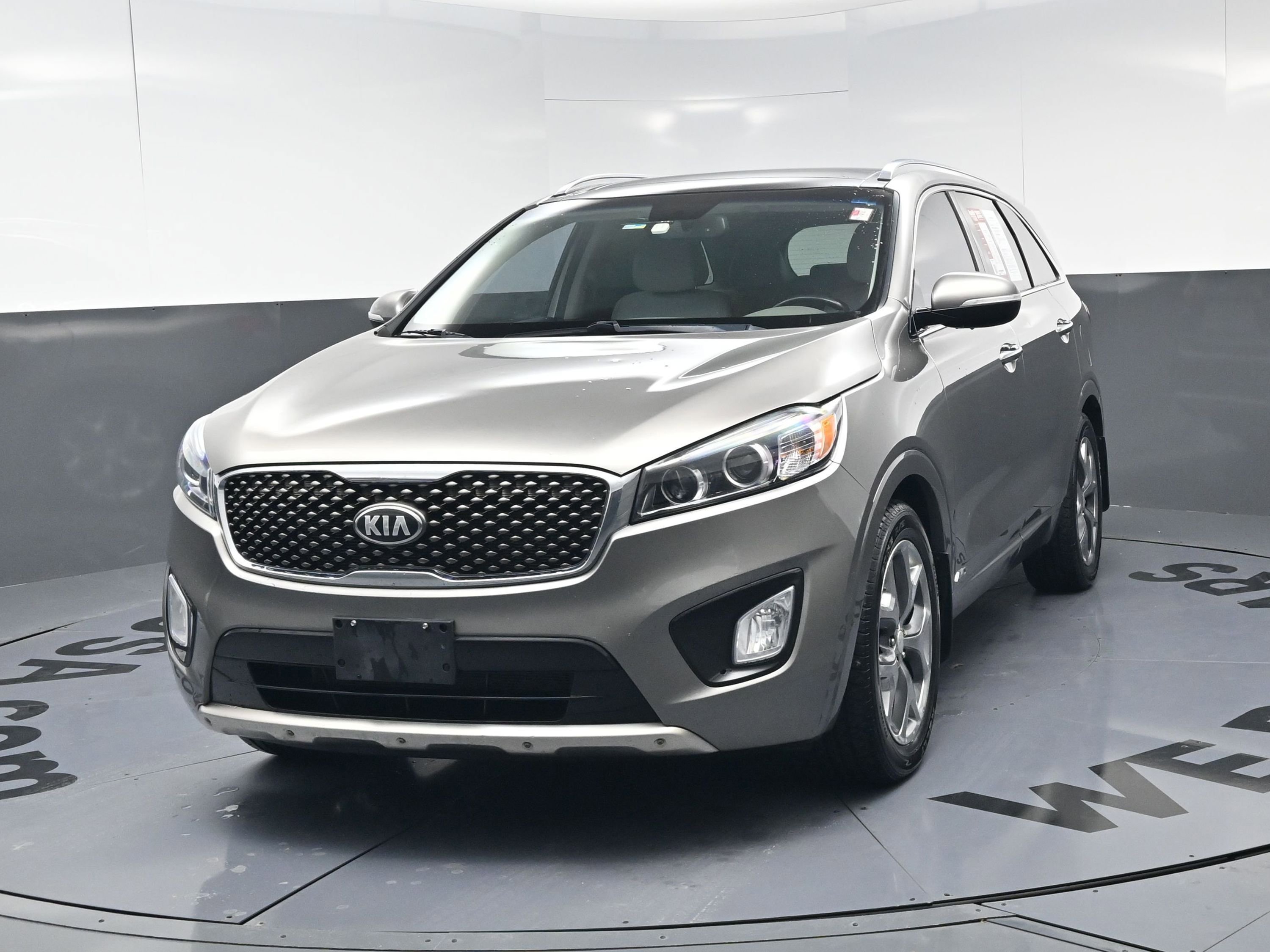 Used 2016 Kia Sorento SX image 11