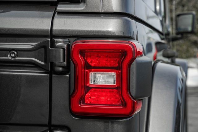 Used 2020 Jeep Wrangler Unlimited Sahara image 7