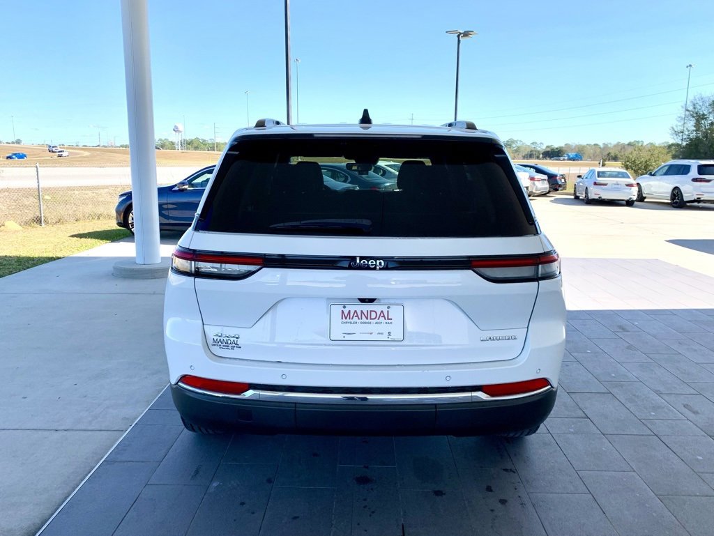 Used 2023 Jeep Grand Cherokee Laredo image 6