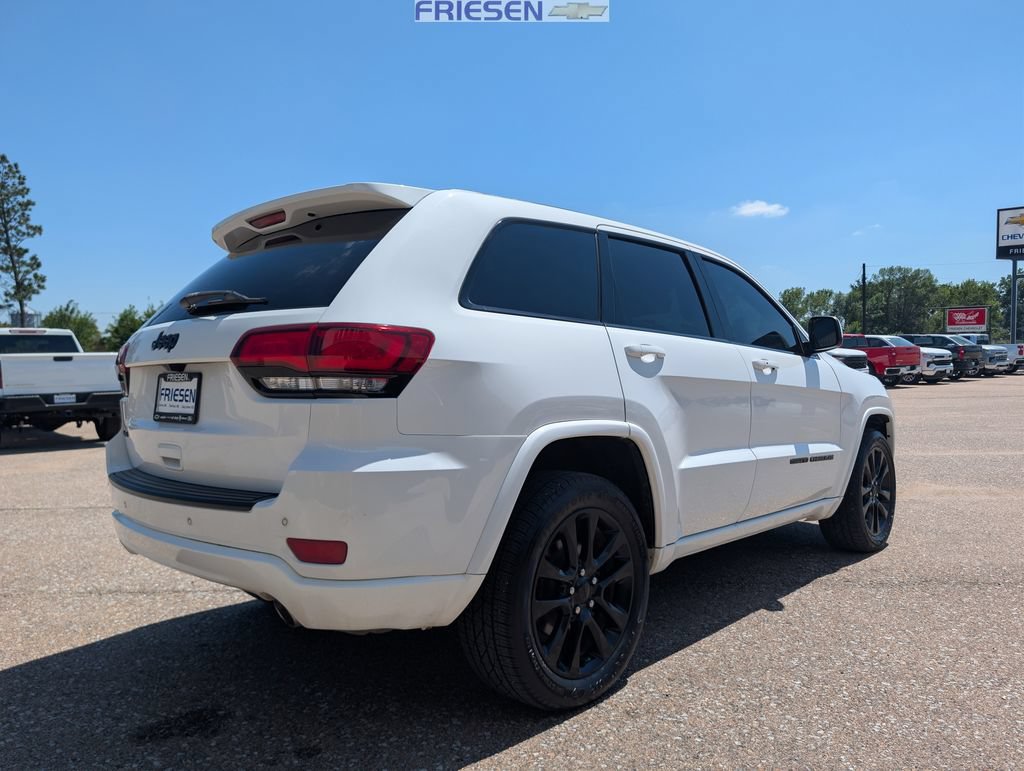 Used 2019 Jeep Grand Cherokee Altitude AWD/4WD image 5