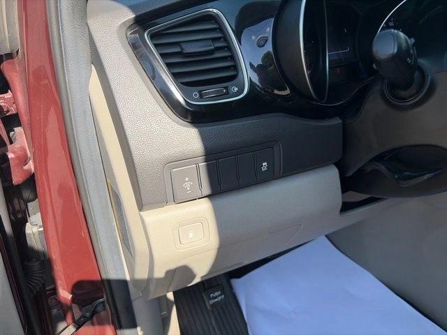 Used 2015 Kia Sedona EX FWD image 11