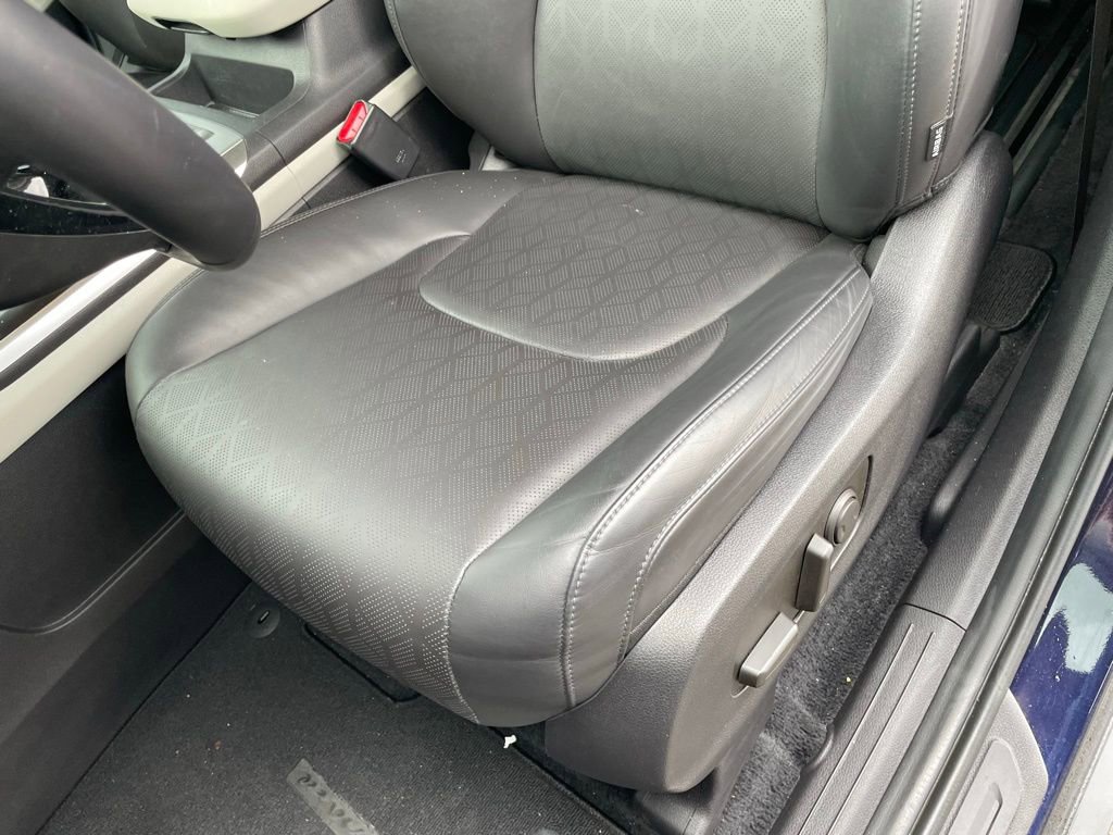 Used 2024 Kia Carnival LX image 24