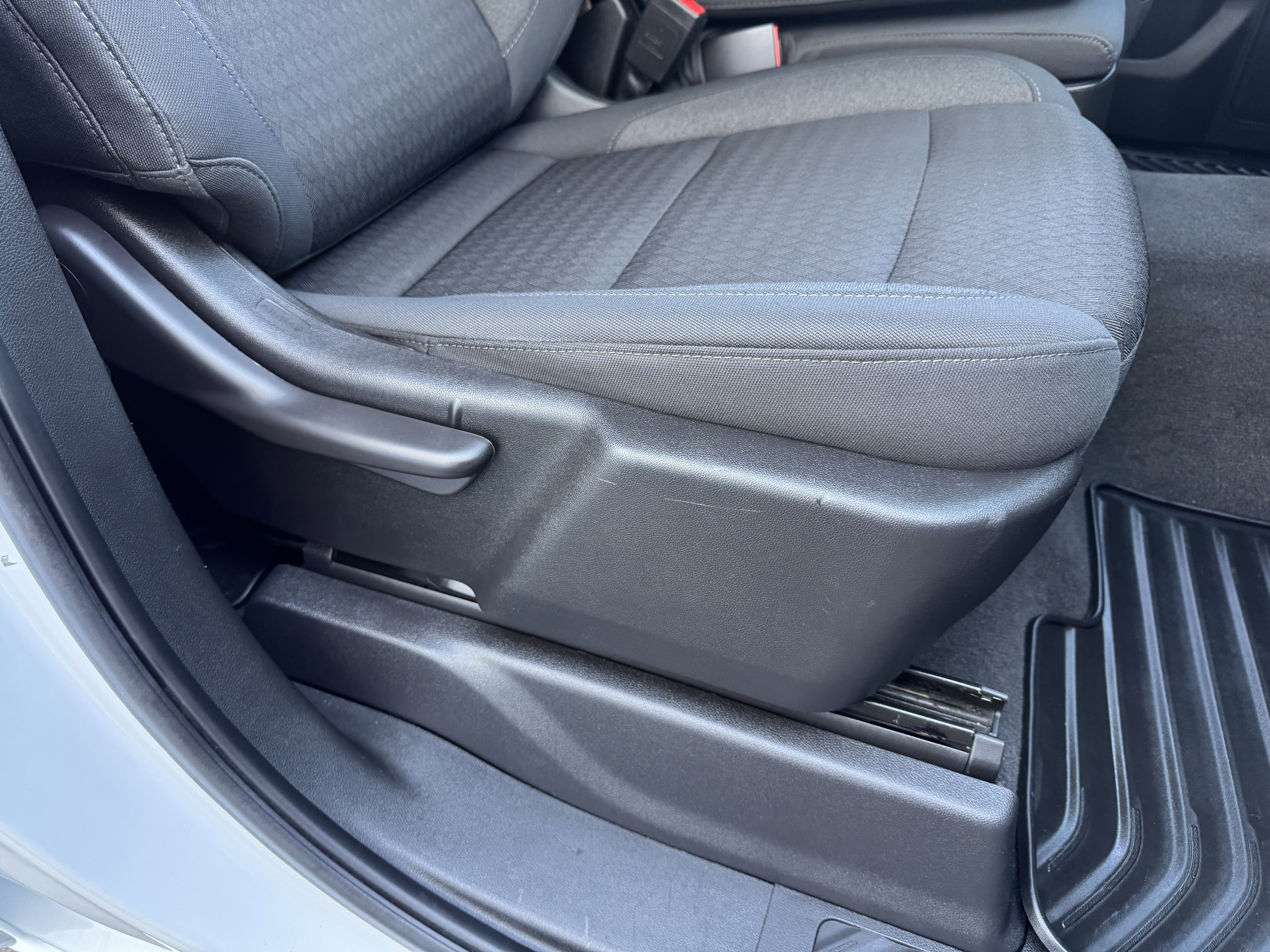 Used 2023 Chevrolet Silverado 1500 Custom image 23