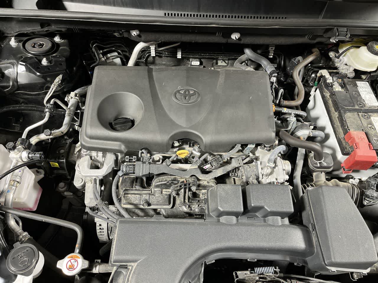Used 2025 Toyota RAV4 XLE FWD image 12