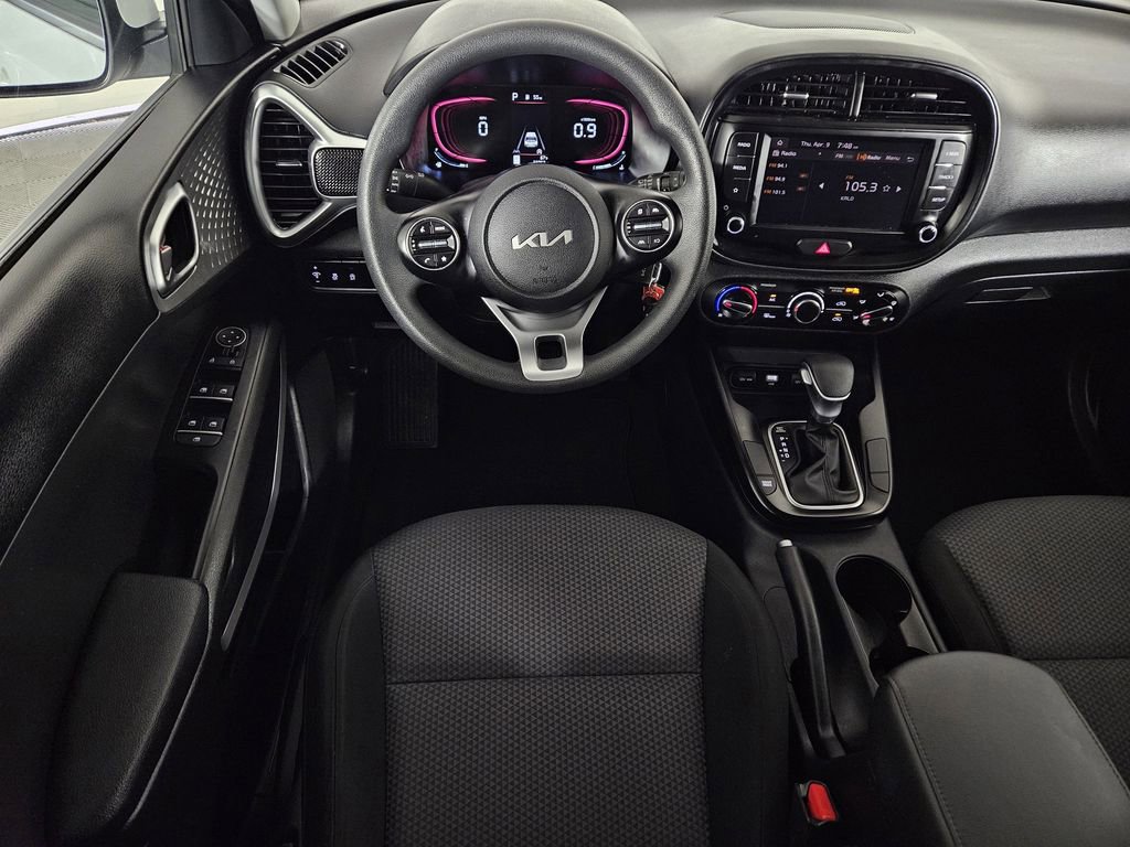 Used 2025 Kia Soul LX w/ LX Technology Package image 8